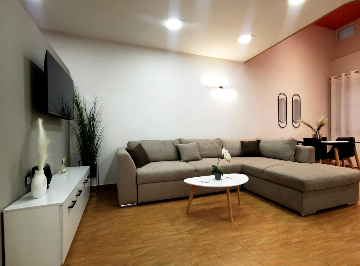 Pg Luxury Apartment Kavala Exterior photo